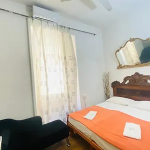 Place 3*, Roma Itália