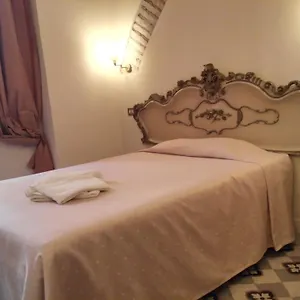 marta-guest-house.it-romehotels.com/